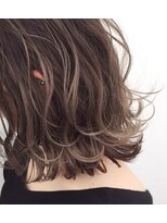 トルネード(TORNADO)&nbsp;外国人風ウェービーボブ ハイライトバレイヤージュ グレージュ