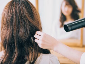 ヘアラウンジカロ(hair lounge Caro)の写真/ 女性スタイリストのみの為初めての方も満足して来店頂けます♪大人女性ならではのお悩みもご相談下さい◎
