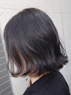 ヘンリエッタ 自由ヶ丘(Henrietta) インナーチラ見せ!!切りっぱなしボブ