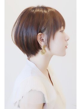 アイ(I.) 【 Ｉ. 】30代からの襟足すっきり前下がりショートボブ　川口