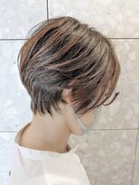 ヴィラ 雲雀丘花屋敷店(Villa)&nbsp;20代30代40代抜け感ショートレイヤーミルクティベージュ