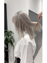 ヴァーディ オモテサンドウ(Vardy omotesando)&nbsp;ホワイトシルバー・表参道ケアブリーチ・ハイトーン・原宿美容室