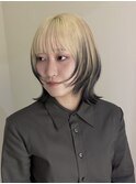 ブロンドからブラックのルーツカラー（ブリーチ２回～）