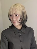 イェッカ パビル(YECCA pabil)&nbsp;ブロンドからブラックのルーツカラー（ブリーチ２回～）