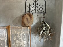 バーミリオン(vermilion)の雰囲気（アンティークレース）