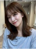 顔周りレイヤーカットくびれヘアミルクティーベージュカラー