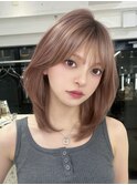 A197ピンクベージュレイヤーカットミディアムレイヤー