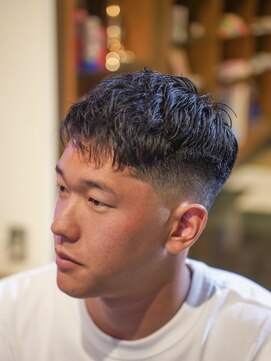メリケンバーバーショップ コウベ(MERICAN BARBERSHOP KOBE) メンズカットツーブロックアップバング