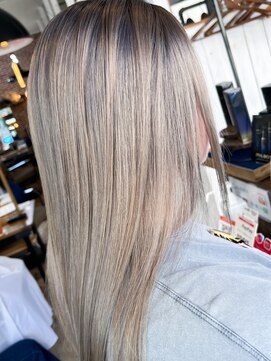 ヘアーループレル(Hair ruup Rell design works) 透明感たっぷりのシャドールーツ×ホワイトベージュ