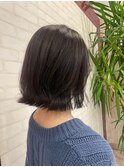 前下がりベージュショート×外ハネ◎簡単スタイリング小顔効果
