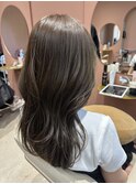 アッシュグレージュで大人可愛い透明感カラー♪