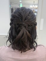 オフ(off)&nbsp;ボブのゆるふわハーフアップ|お呼ばれヘア|結婚式ヘア