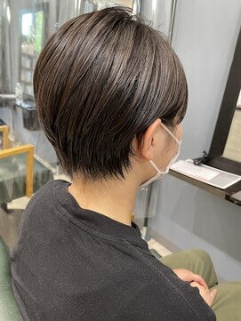 レナータ ヘア(Renata hair) 耳掛けするとより可愛いコンパクトショート