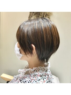 ジリッタ(JILI.TA) 【JILI.TA京都】綺麗なシルエットが大好評♪まあるいショート♪