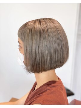 アットグレイス(@grace) グレージュカラー×ミニボブぱっつん前髪金沢◎20代30代40代50代