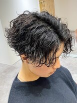 クオル 立川(QOL)&nbsp;波巻きパーマ／センターパート／メンズカット／刈り上げ