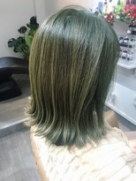 フェリーシェス(Felichesse)&nbsp;くびれミディボブ×外ハネ♪オリーブカラー20代30代40代50代60代