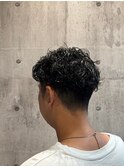 スーツ短髪ツーブロック束感モテる黒髪シークレットパーマ流行