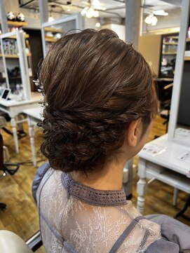 ラシクベル(Lashiku Belle) ふわふわシニヨン