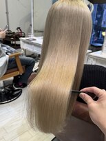 リコ バイ マリス(Liko by maris)&nbsp;ホワイトベージュ/メルティカラー/フェミニンロング