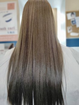 ベストカットスタイル 矢板店の写真/【理想のサラ艶ストレート☆】優しい薬剤◎忙しい朝でもまとまりがよく扱いやすいのでセットも楽ちん♪