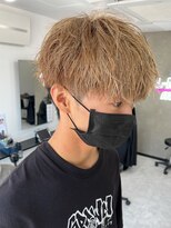 ダブルカラースパイラルパーマツイストパーマフェード短髪