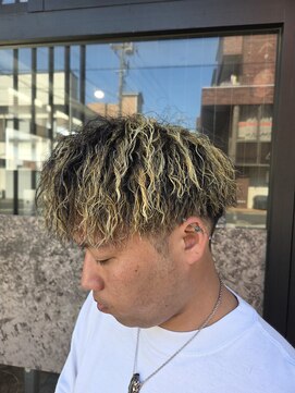 ライズ 綾瀬店(RISE) 足立区綾瀬ツイストスパイラルパーマ×金メッシュ