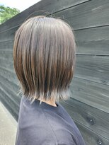 ヘアサロンアンドカフェ エイチプラス(H plus)&nbsp;切りっぱなしボブ　ブリーチなしカラー