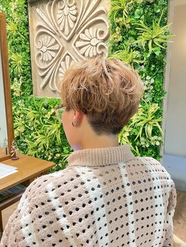 バグスドゥア(Bagus dua) 11.12くせ毛ショートグランマッシュ