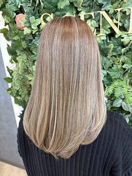 シーン(SCENE) ミルクティー/ブリーチカラー/ハイライト/レイヤーカット