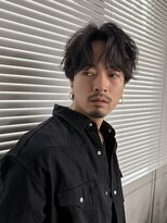ガーデンタチカワネクスト(garden tachikawa next) 30代大人男子の遊びヘア。センターパートシャドウパーマ