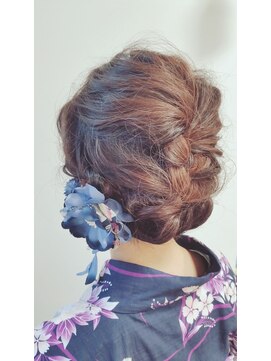 エモーション 波ウエーブでつくる浴衣に似合うヘアアレンジ♪