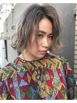 ジーナ(XENA) パールアッシュボブ