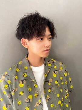 プリュイヘアサロン(pluie hair salon) ツイストスパイラル×センターパート