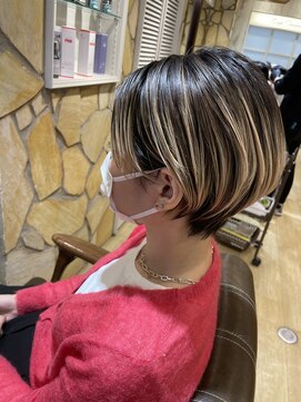 エイト新宿店(EIGHT shinjuku) ハイトーン×ハンサムショート