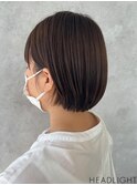 カーキベージュ×ミニボブ×アースカラー
