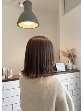 ウルカ 浦和美園(ulQua) 赤味のないオリーブベージュ