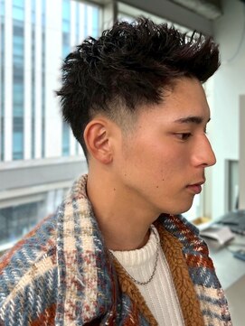 セプト 博多(SEPT.) アップバング スパイキーショート ツーブロック 眉カット 20代