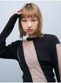 顔まわりレイヤーカット小顔外ハネボブミルクティベージュカラー