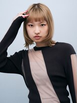 顔まわりレイヤーカット小顔外ハネボブミルクティベージュカラー