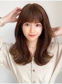 2wayバングでイメチェン！顔まわりレイヤーくびれヘアが人気