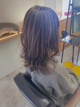 エミタス 柳通り(Emitas.) 【和歌山美容室】白髪ケアの新定番！白髪ぼかしハイライト！