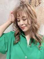 ミルクヘアー(MILK HAIR)&nbsp;ワンカラーベージュ系モテロング　コテ巻き