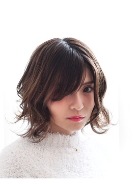 エイト チャタン 沖縄北谷店(EIGHT chatan) 胸上こなれミディで毎日のセットを簡単に！(北谷 EIGHT  荒井)