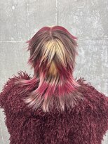 オーン 渋谷(OOn) ブラウン×ブロンド×レッドのデザインカラー