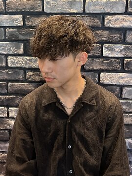 ギヴヘアインダストリー(Give hair industry) 波巻きスパイラルツイストパーママッシュ刈り上げショート