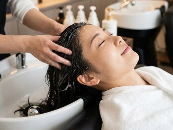 レイフィールド 扶桑店の写真/話題の炭酸泉ヘッドスパで、髪も地肌もリフレッシュ！赤ちゃんのようなさらさら髪に。