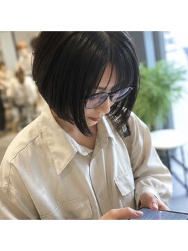 マティス 室見店(MATISSE) 丸みショートボブ×シースルーバング。