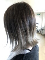 カレント(Current) バレイヤージュシルバー外ハネボブ