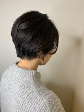 モルニ(MORNI) 大人ショート_マロンベージュ Aラインボブ かきあげ